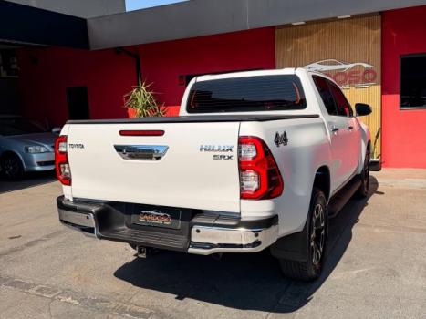 TOYOTA Hilux Caminhonete 2.8 16V SRX 4X4 DIESEL CABINE DUPLA AUTOM�TICO, Foto 10
