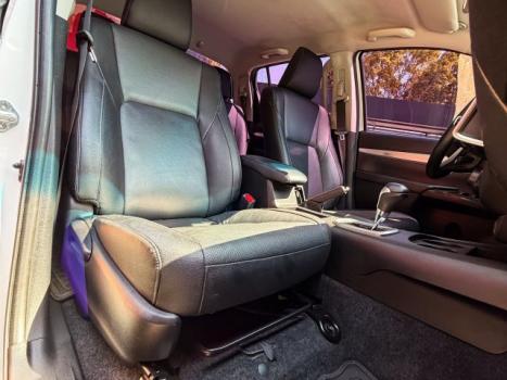 TOYOTA Hilux Caminhonete 2.8 16V SRX 4X4 DIESEL CABINE DUPLA AUTOM�TICO, Foto 12
