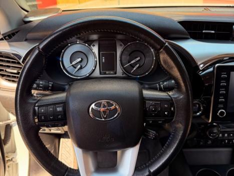 TOYOTA Hilux Caminhonete 2.8 16V SRX 4X4 DIESEL CABINE DUPLA AUTOM�TICO, Foto 15