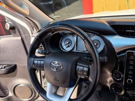 TOYOTA Hilux Caminhonete 2.8 16V SRX 4X4 DIESEL CABINE DUPLA AUTOM�TICO, Foto 19