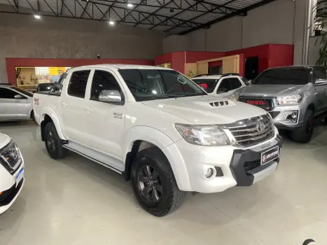 TOYOTA Hilux Caminhonete 3.0 4P 4X4 SRV TURBO DIESEL CABINE DUPLA AUTOM�TICO, Foto 2
