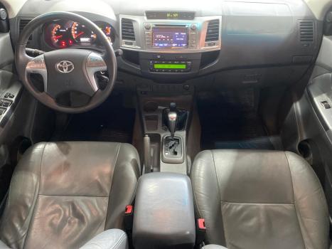 TOYOTA Hilux Caminhonete 3.0 4P 4X4 SRV TURBO DIESEL CABINE DUPLA AUTOM�TICO, Foto 11