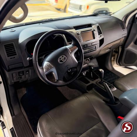 TOYOTA Hilux Caminhonete 3.0 4P 4X4 SRV TURBO DIESEL CABINE DUPLA AUTOM�TICO, Foto 12