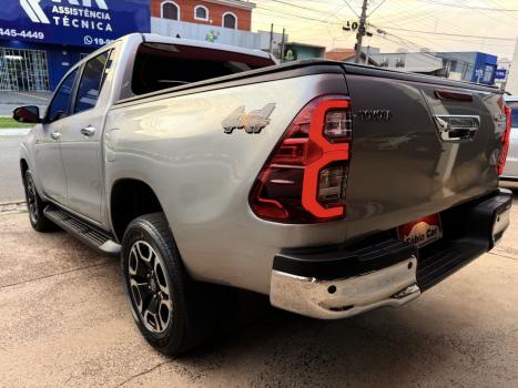 TOYOTA Hilux Caminhonete 2.8 16V SRX 4X4 TURBO DIESEL CABINE DUPLA AUTOM�TICO, Foto 3