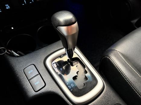 TOYOTA Hilux Caminhonete 2.8 16V SRX 4X4 TURBO DIESEL CABINE DUPLA AUTOM�TICO, Foto 10