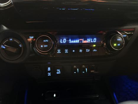 TOYOTA Hilux Caminhonete 2.8 16V SRX 4X4 TURBO DIESEL CABINE DUPLA AUTOM�TICO, Foto 12