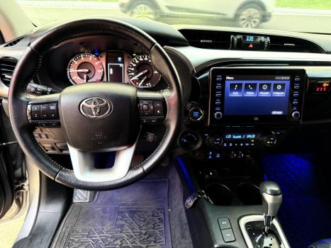 TOYOTA Hilux Caminhonete 2.8 16V SRX 4X4 TURBO DIESEL CABINE DUPLA AUTOM�TICO, Foto 14