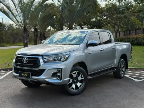 TOYOTA Hilux Caminhonete 2.8 16V SRX 4X4 TURBO DIESEL CABINE DUPLA AUTOM�TICO, Foto 1