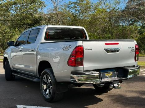 TOYOTA Hilux Caminhonete 2.8 16V SRX 4X4 TURBO DIESEL CABINE DUPLA AUTOM�TICO, Foto 5