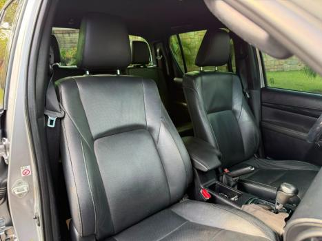 TOYOTA Hilux Caminhonete 2.8 16V SRX 4X4 TURBO DIESEL CABINE DUPLA AUTOM�TICO, Foto 10