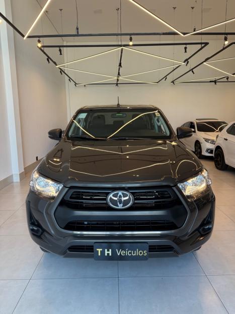 TOYOTA Hilux Caminhonete 2.7 16V 4P SR FLEX CABINE DUPLA AUTOM�TICO, Foto 1