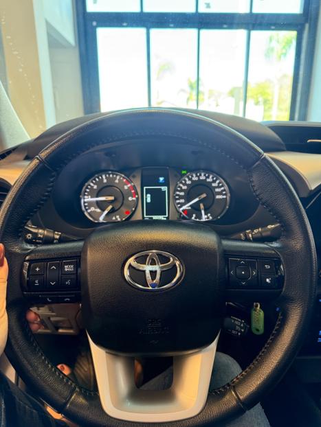 TOYOTA Hilux Caminhonete 2.7 16V 4P SR FLEX CABINE DUPLA AUTOM�TICO, Foto 4