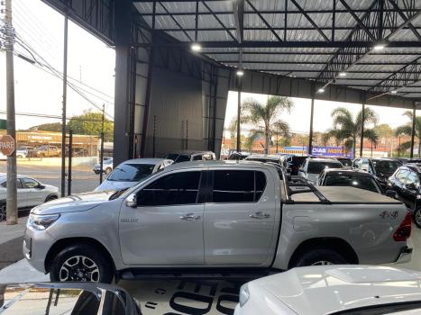 TOYOTA Hilux Caminhonete 2.8 16V SRX 4X4 TURBO DIESEL CABINE DUPLA AUTOM�TICO, Foto 4