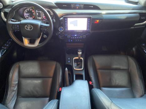 TOYOTA Hilux Caminhonete 2.8 16V SRX 4X4 TURBO DIESEL CABINE DUPLA AUTOM�TICO, Foto 10