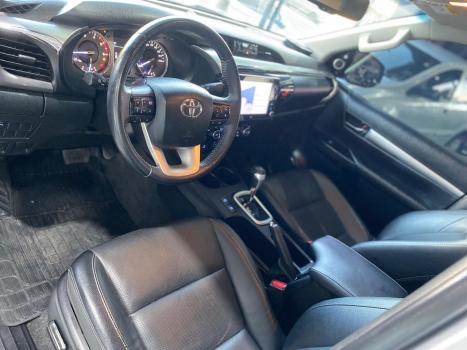 TOYOTA Hilux Caminhonete 2.8 16V SRX 4X4 TURBO DIESEL CABINE DUPLA AUTOM�TICO, Foto 11