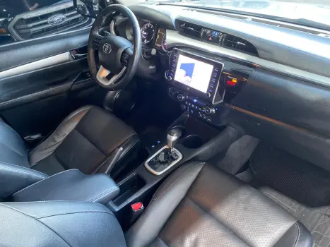 TOYOTA Hilux Caminhonete 2.8 16V SRX 4X4 TURBO DIESEL CABINE DUPLA AUTOM�TICO, Foto 14