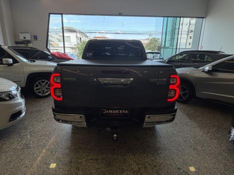 TOYOTA Hilux Caminhonete 2.8 16V SRX 4X4 TURBO DIESEL CABINE DUPLA AUTOMÁTICO, Foto 4