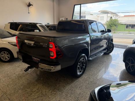 TOYOTA Hilux Caminhonete 2.8 16V SRX 4X4 TURBO DIESEL CABINE DUPLA AUTOMÁTICO, Foto 6
