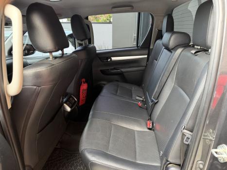 TOYOTA Hilux Caminhonete 2.8 16V SRX 4X4 TURBO DIESEL CABINE DUPLA AUTOMÁTICO, Foto 9