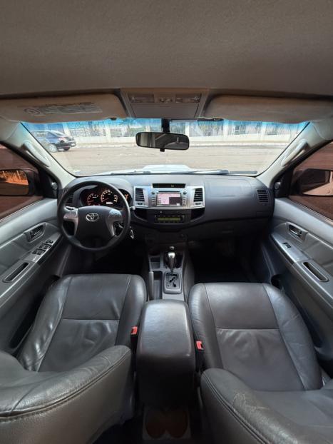 TOYOTA Hilux Caminhonete 3.0 4P 4X4 SRV TURBO DIESEL CABINE DUPLA LIMITED EDITION AUTOM�TICO, Foto 8