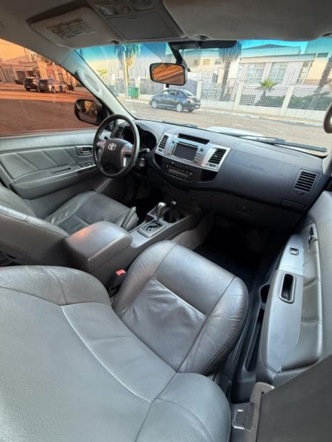 TOYOTA Hilux Caminhonete 3.0 4P 4X4 SRV TURBO DIESEL CABINE DUPLA LIMITED EDITION AUTOM�TICO, Foto 10