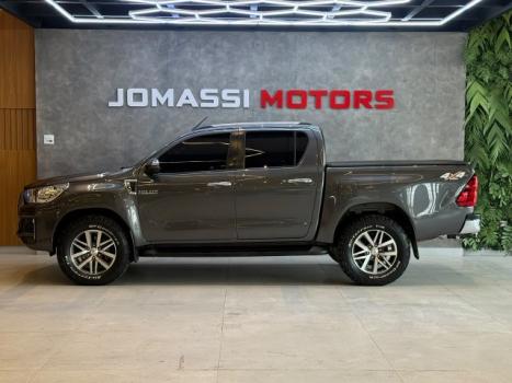 TOYOTA Hilux Caminhonete 2.8 16V SRV 4X4 DIESEL CABINE DUPLA AUTOM�TICO, Foto 4