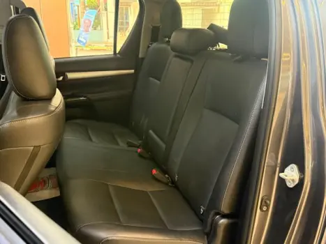 TOYOTA Hilux Caminhonete 2.8 16V SRV 4X4 DIESEL CABINE DUPLA AUTOM�TICO, Foto 12