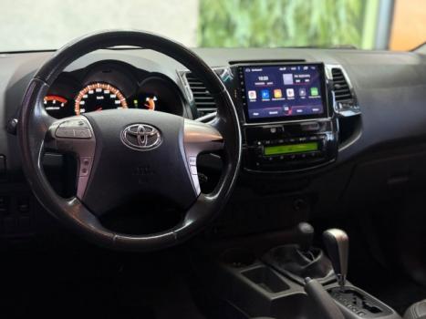 TOYOTA Hilux Caminhonete 3.0 4P 4X4 SRV TURBO DIESEL CABINE DUPLA, Foto 9