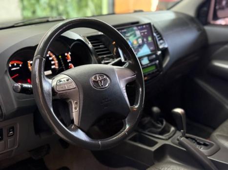 TOYOTA Hilux Caminhonete 3.0 4P 4X4 SRV TURBO DIESEL CABINE DUPLA, Foto 10