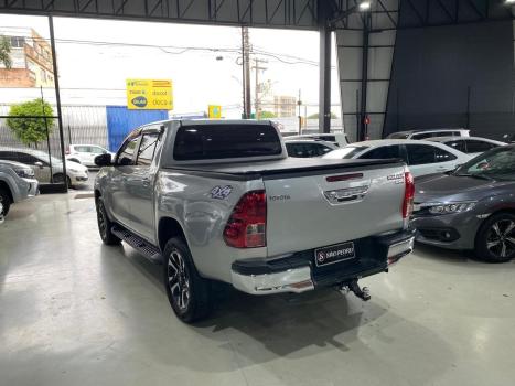 TOYOTA Hilux Caminhonete 2.7 16V 4P SRV FLEX 4X4  CABINE DUPLA AUTOMÁTICO, Foto 2