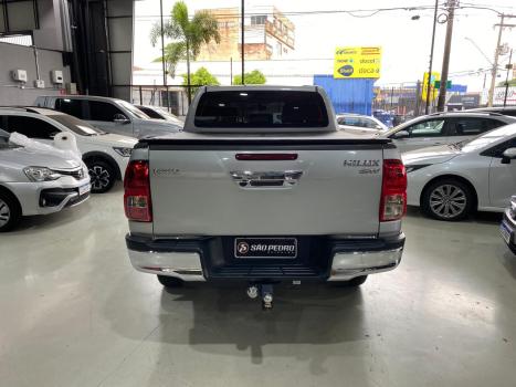 TOYOTA Hilux Caminhonete 2.7 16V 4P SRV FLEX 4X4  CABINE DUPLA AUTOMÁTICO, Foto 6