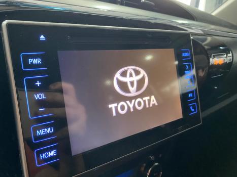 TOYOTA Hilux Caminhonete 2.7 16V 4P SRV FLEX 4X4  CABINE DUPLA AUTOMÁTICO, Foto 11