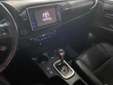 TOYOTA Hilux Caminhonete 2.7 16V 4P SRV FLEX 4X4  CABINE DUPLA AUTOMÁTICO, Foto 13