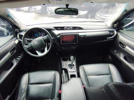 TOYOTA Hilux Caminhonete 2.8 16V SRV 4X4 DIESEL CABINE DUPLA AUTOMÁTICO, Foto 8