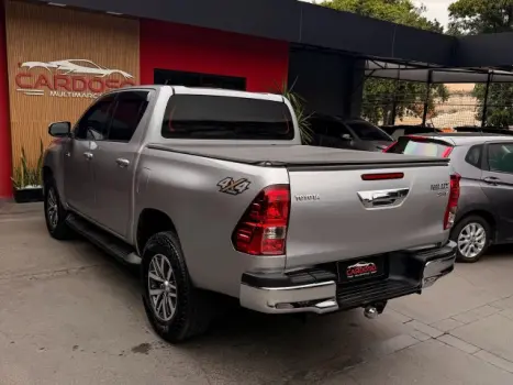 TOYOTA Hilux Caminhonete 2.8 16V SRV 4X4 DIESEL CABINE DUPLA AUTOMÁTICO, Foto 9