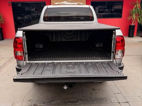TOYOTA Hilux Caminhonete 2.8 16V SRV 4X4 DIESEL CABINE DUPLA AUTOMÁTICO, Foto 10