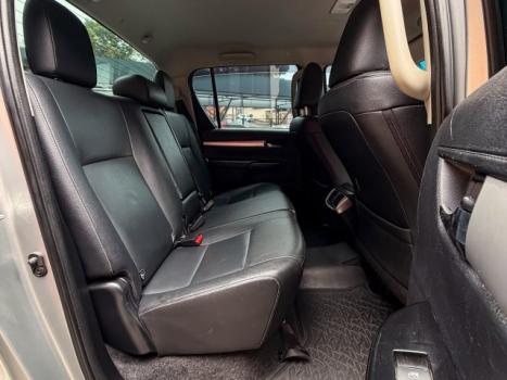 TOYOTA Hilux Caminhonete 2.8 16V SRV 4X4 DIESEL CABINE DUPLA AUTOMÁTICO, Foto 12