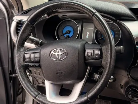 TOYOTA Hilux Caminhonete 2.8 16V SRV 4X4 DIESEL CABINE DUPLA AUTOMÁTICO, Foto 13