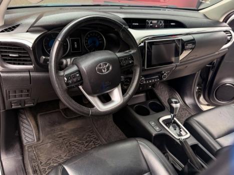 TOYOTA Hilux Caminhonete 2.8 16V SRV 4X4 DIESEL CABINE DUPLA AUTOMÁTICO, Foto 17