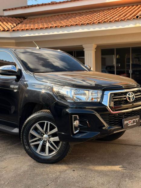 TOYOTA Hilux Caminhonete 2.7 16V 4P SRV FLEX 4X4  CABINE DUPLA AUTOMÁTICO, Foto 3