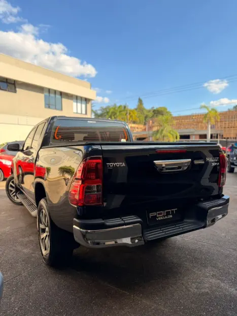 TOYOTA Hilux Caminhonete 2.7 16V 4P SRV FLEX 4X4  CABINE DUPLA AUTOMÁTICO, Foto 4