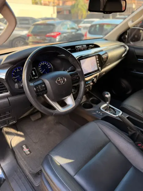 TOYOTA Hilux Caminhonete 2.7 16V 4P SRV FLEX 4X4  CABINE DUPLA AUTOMÁTICO, Foto 9