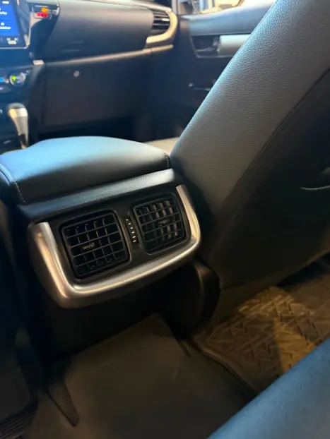 TOYOTA Hilux Caminhonete 2.8 16V SRX 4X4 TURBO DIESEL CABINE DUPLA AUTOMÁTICO, Foto 10