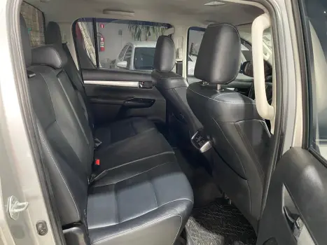 TOYOTA Hilux Caminhonete 2.7 16V 4P SRV FLEX CABINE DUPLA AUTOMÁTICO, Foto 13