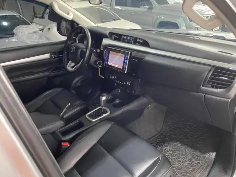 TOYOTA Hilux Caminhonete 2.7 16V 4P SRV FLEX CABINE DUPLA AUTOMÁTICO, Foto 14