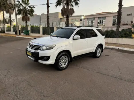 TOYOTA Hilux SW4 2.7 16V 4P FLEX SR 7 LUGARES AUTOMTICO, Foto 1