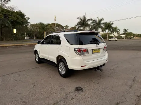 TOYOTA Hilux SW4 2.7 16V 4P FLEX SR 7 LUGARES AUTOMTICO, Foto 5
