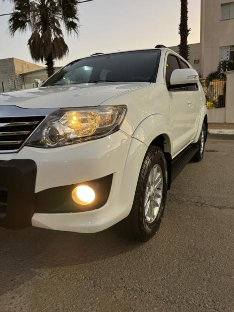TOYOTA Hilux SW4 2.7 16V 4P FLEX SR 7 LUGARES AUTOMTICO, Foto 13