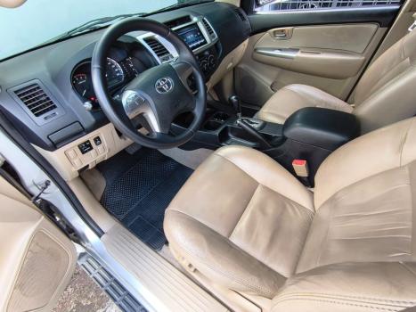 TOYOTA Hilux SW4 2.7 16V 4P FLEX SR 7 LUGARES AUTOM�TICO, Foto 6