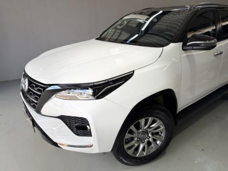 TOYOTA Hilux SW4 2.7 16V 4P FLEX SRV 7 LUGARES AUTOM�TICO, Foto 3